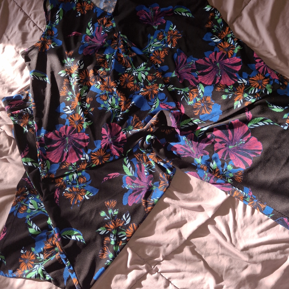 IMAN Multicolor Floral Top and Capri Pant Set